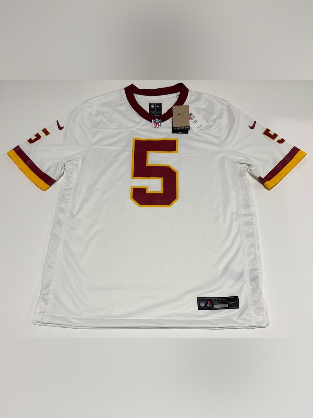 Nike Men's Washington Commanders Jayden Daniels #5 White Away Game Size large